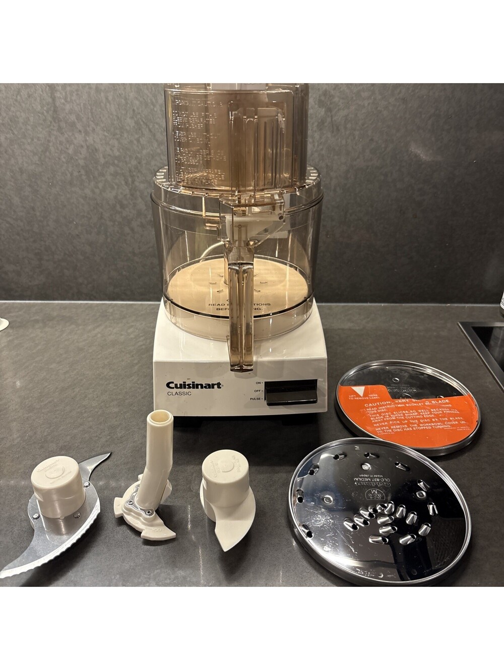 CUISINART DLC-10 Classic Large Food Processor with Accessories WORKS GREAT!